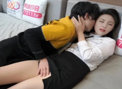 Thư ký của sếp chiều sếp trong âm thầm vì tiền